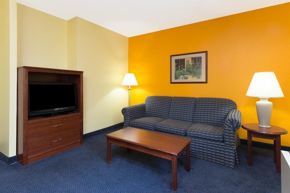 Motel 6 Springfield, Il - Airport Kültér fotó
